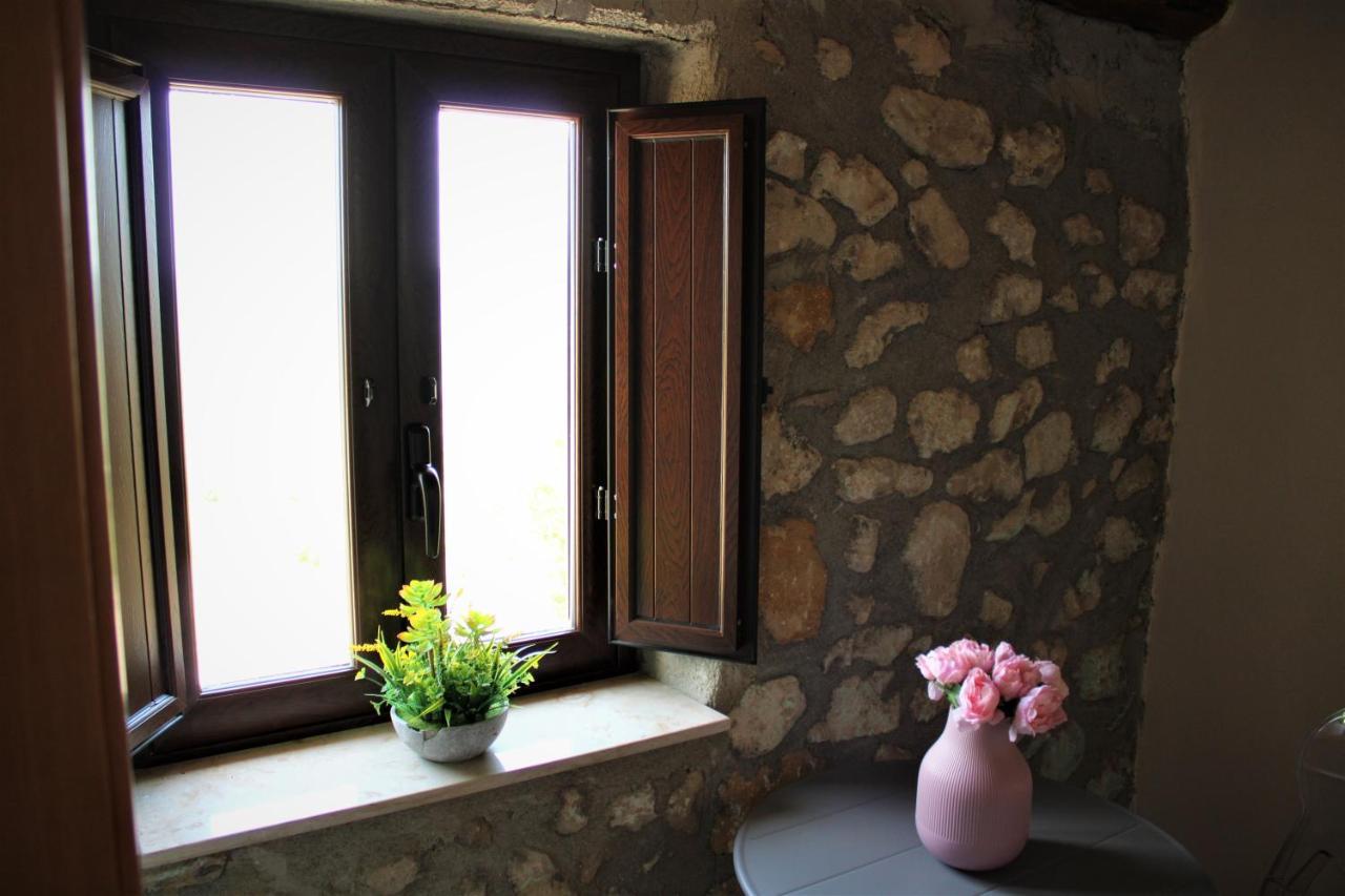 Roba Albanisi Hotel Aragona Luaran gambar