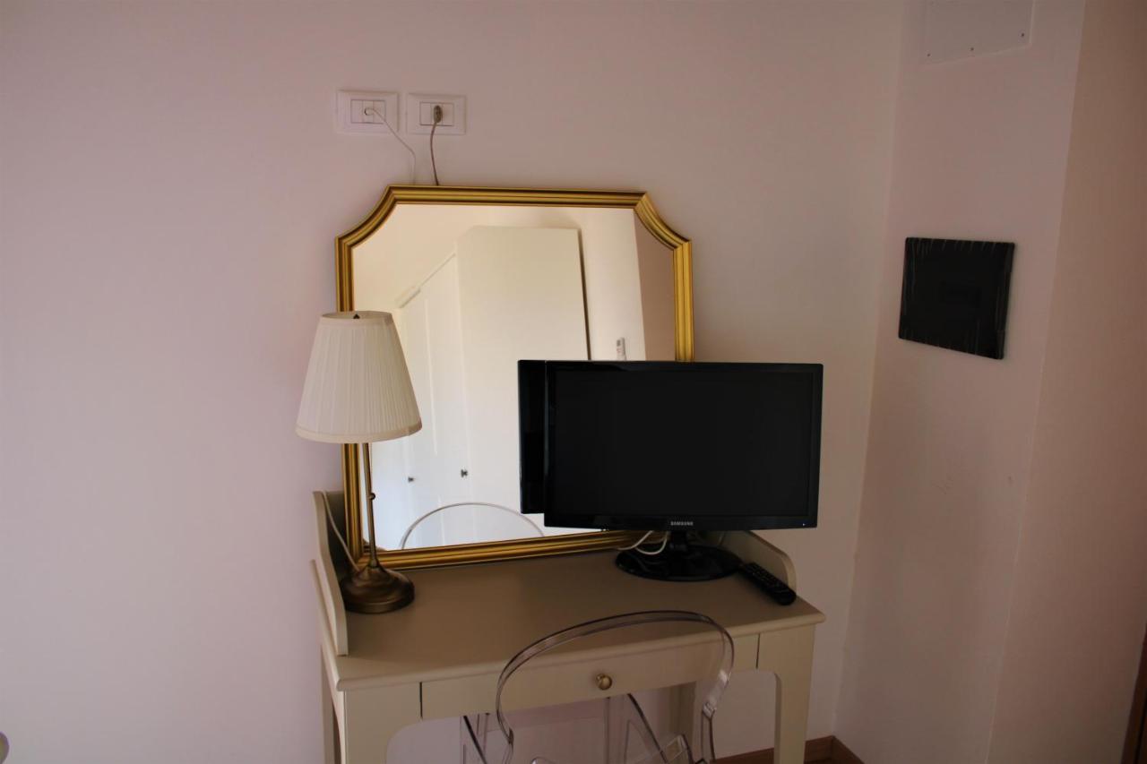 Roba Albanisi Hotel Aragona Luaran gambar