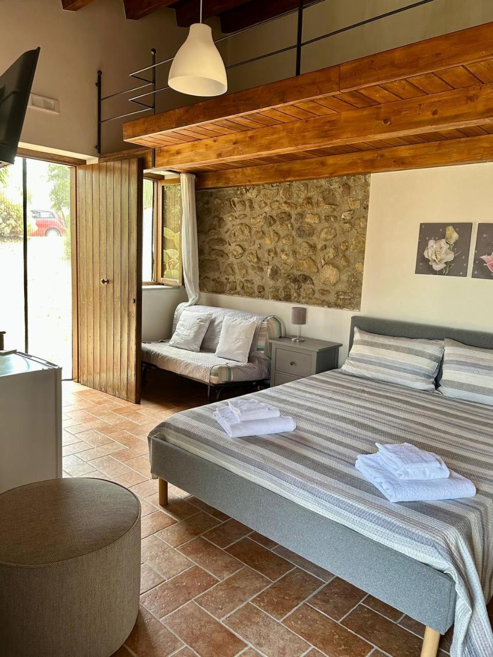Roba Albanisi Hotel Aragona Luaran gambar