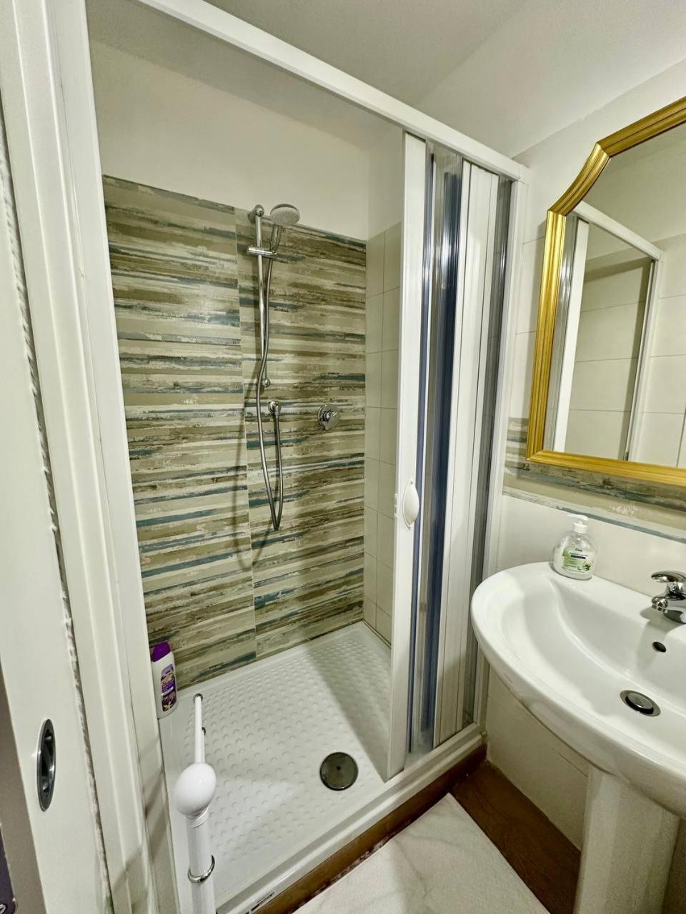 Roba Albanisi Hotel Aragona Luaran gambar